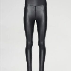 Carbon38 Legging in Takara Shine